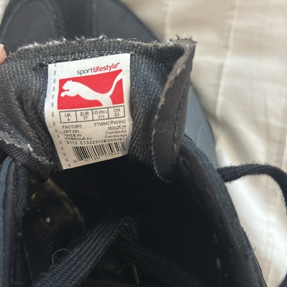 Women’s Puma sneakers, black , size 6.5 US - Picture 3 of 8